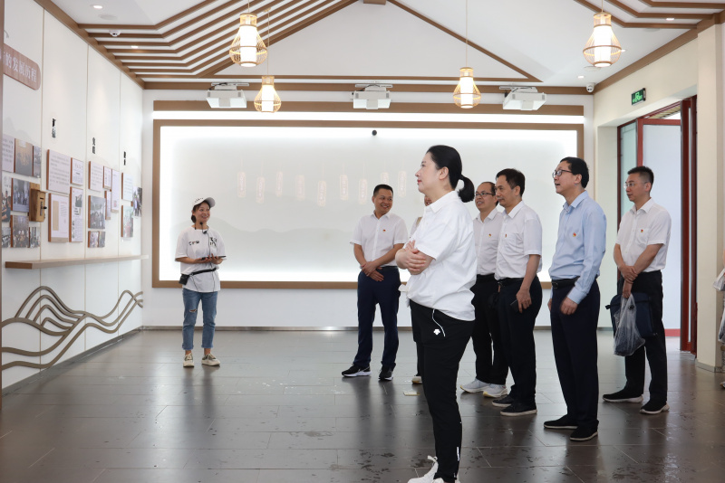 1740119374818146OitS.jpg 領(lǐng)導(dǎo)循跡溯源1.jpg